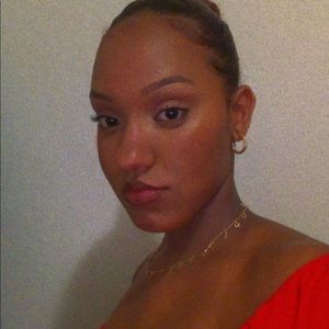 Meet your Posher, Gladys